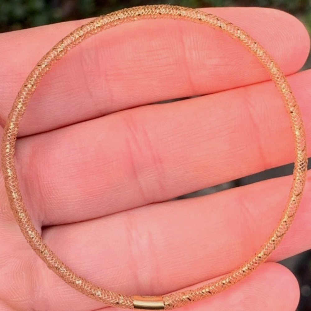 9ct gold bangle Italian - Picture 2 of 7